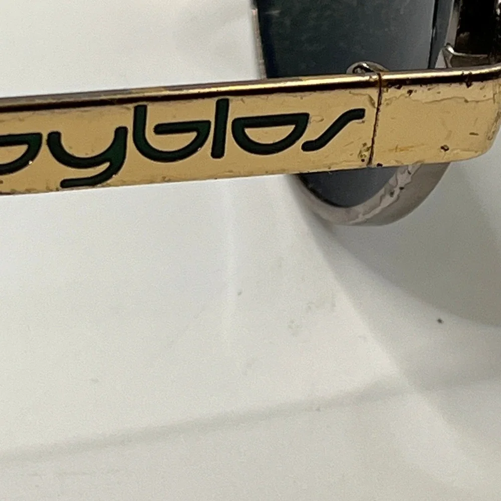 Byblos 570-S Oval Sunglasses Gold Tone Metal Green Lenses Made in Italy‎ Small